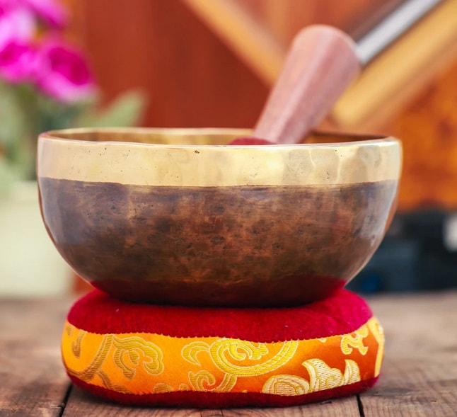 Meditation bowls,Hand beaten singing bowl Handmade bowl from Nepal,Singing bowls. 6.5 Flower of life eatched Tibetan Singing Bowl 